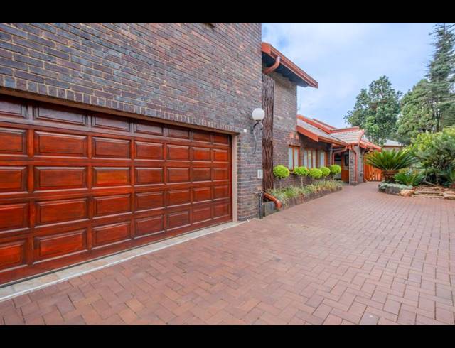 4 BEDROOM HOUSE FOR SALE IN WILRO PARK